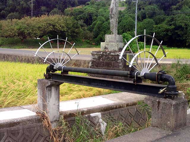 photo_GM店蔵、むしこ造り窓枠セットD